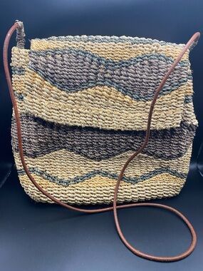 Beautiful Vintage Hasting and Smith Straw Bag
